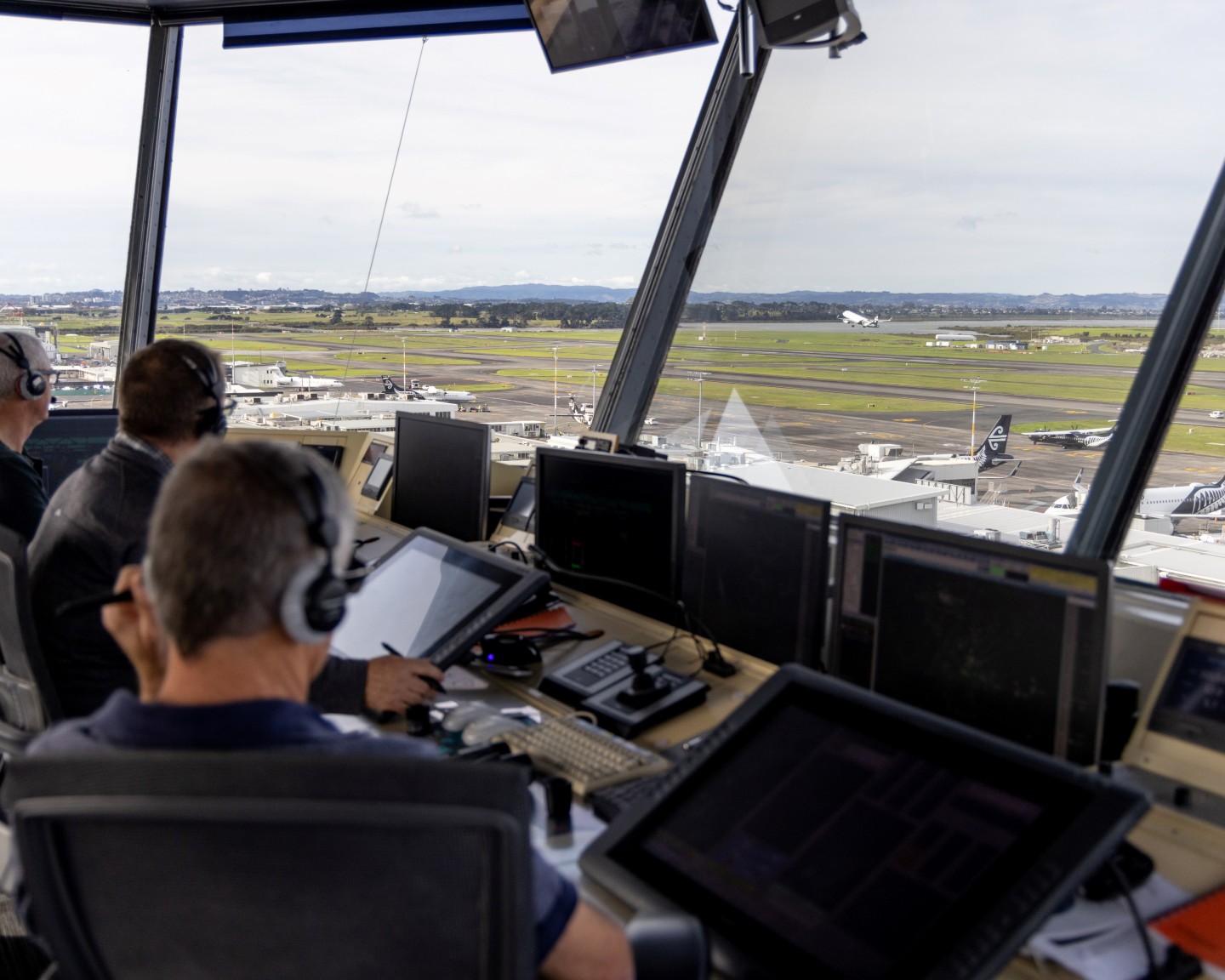 Air traffic controllers Auckland tower
